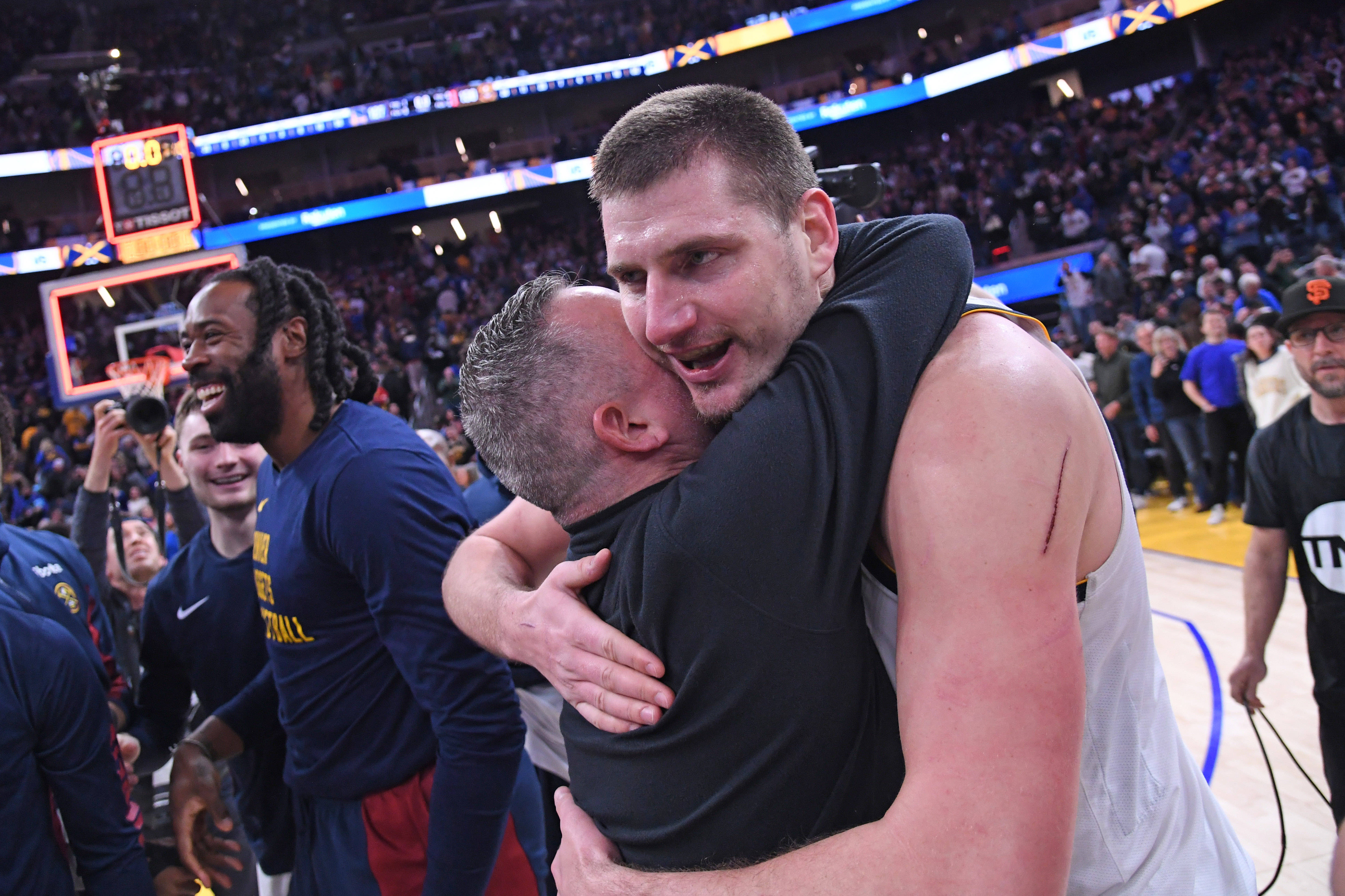 包含风云突变！丹佛掘金清晨刷新队史纪录；NBA常规赛版图或变；悬念犹存；数据趋势出现新变化的词条