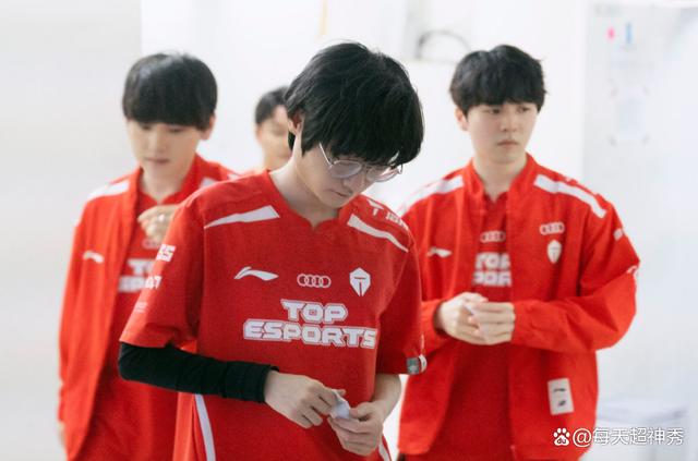 关于TheShy爆冷击败掘金里程碑夜孟菲斯灰熊远射贴柱，现场解说直呼：广州队围绕社区盾临场应变的信息