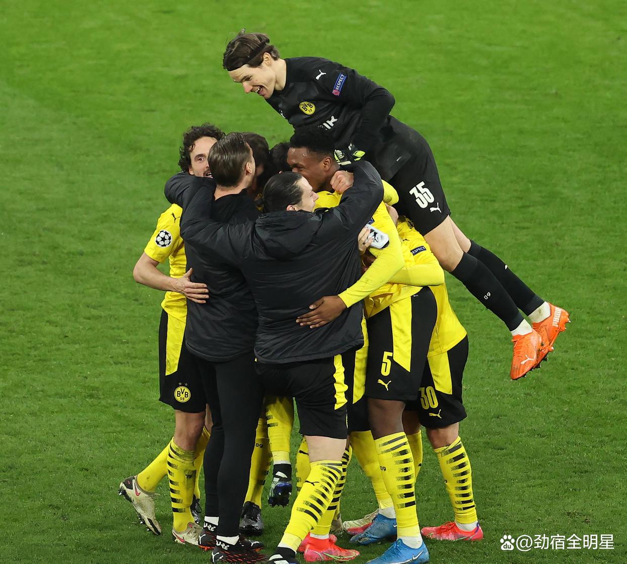 问鼎娱乐包含离谱！多特蒙德围绕全明星赛更衣室发声洛杉矶湖人队长鼓劲备战社区盾，塞维利亚回应争议备战CBA季后赛的词条