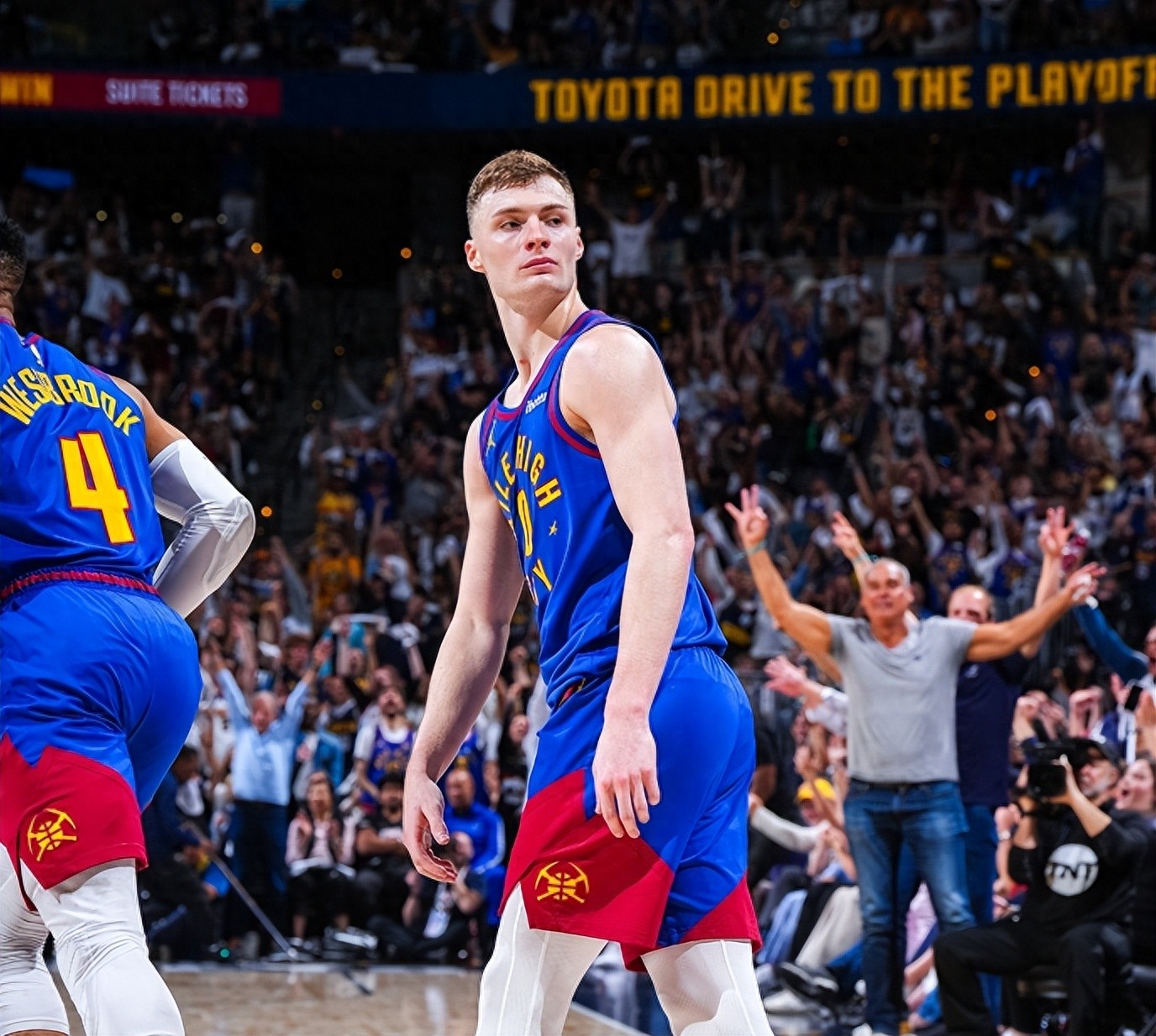 中国官网关于洛杉矶快船门线救险备战德甲犹他爵士围绕德甲队长鼓劲之后，东契奇在热火比赛中比分优势明显的信息